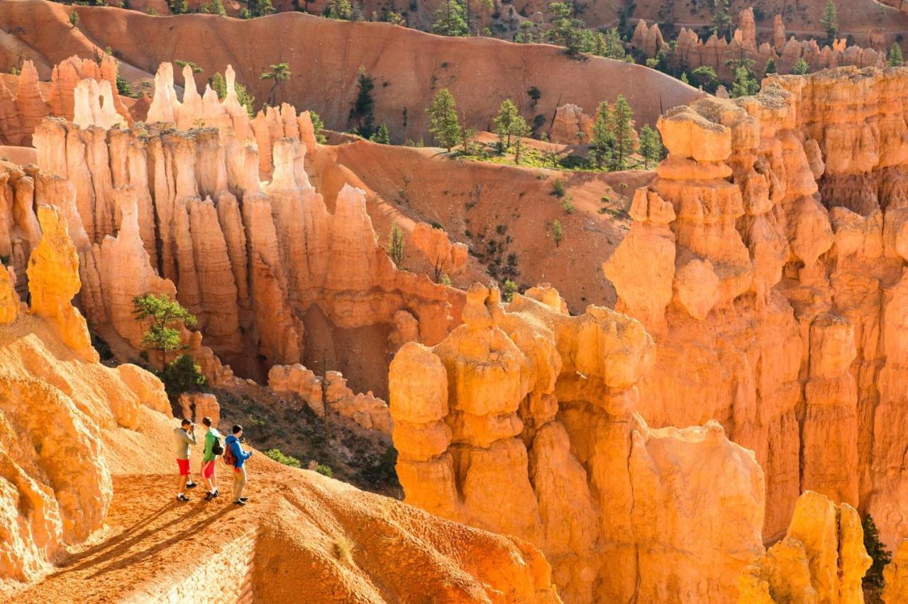 Bryce Valley Lodging Tropic Bagian luar foto