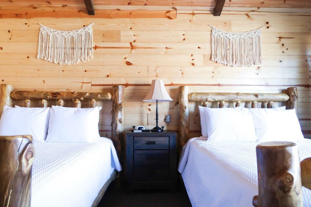 Bryce Valley Lodging Tropic Bagian luar foto